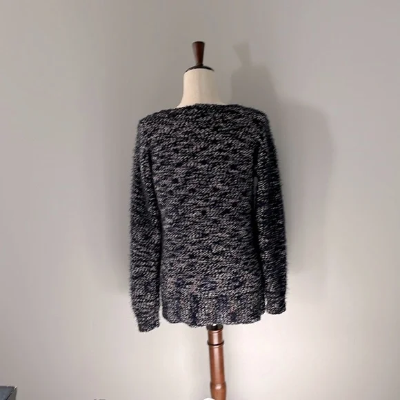 89th + Madison Women’s Sweater - Picture 2 of 4